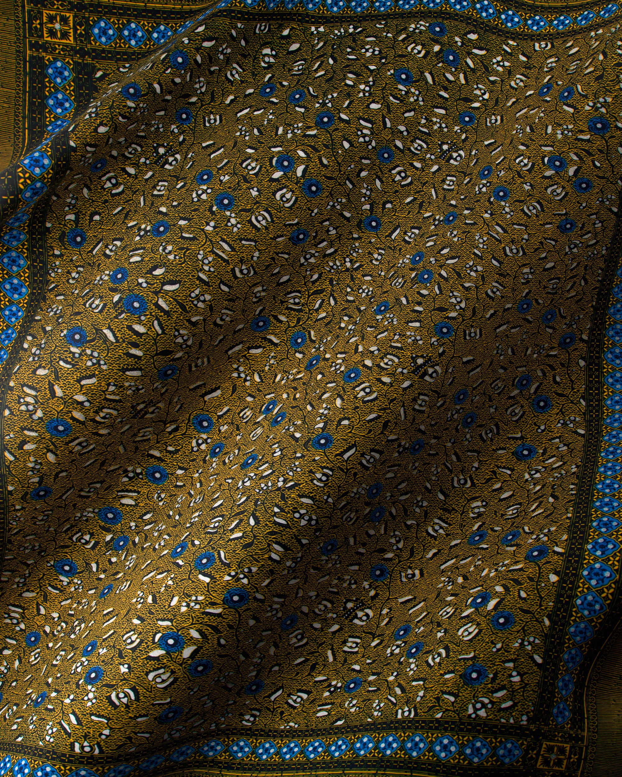 Wax Hollandais | VL02226.013 | Silver Embellished